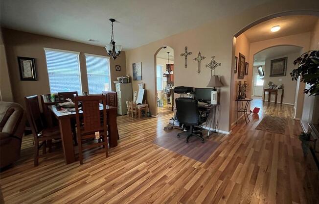 11907 GOLDEN LDG LN