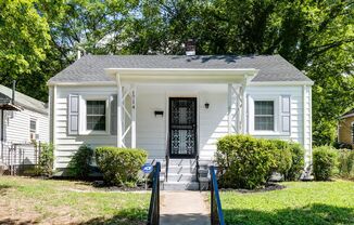 Beautiful 2 Bedroom Bungalow in Manchester Available July 18th!