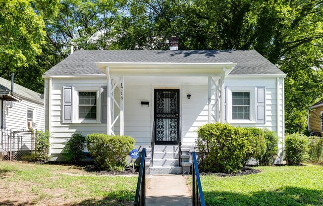 Beautiful 2 Bedroom Bungalow in Manchester Available July 18th!
