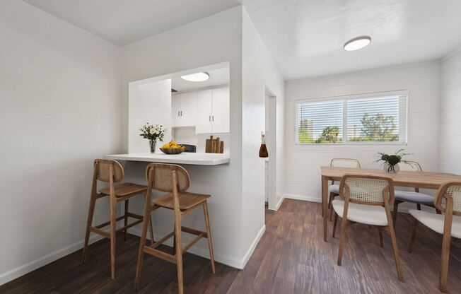 2 beds, 1 bath, 912 sqft, $1,349, Unit E207