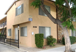 2 beds, 1 bath, $2,195, Unit 202