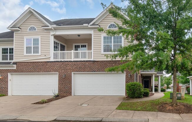 Beautiful Condo Minutes from Ballantyne with Modern Finishes & Great Amenities!