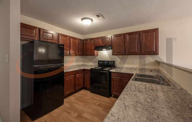 Cozy 2 BR, 1.5 BA Townhome In North Durham Crystal Pines Community