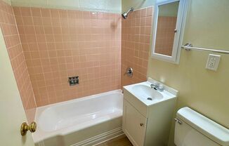 Studio, 1 bath, 302 sqft, $1,150, Unit 405
