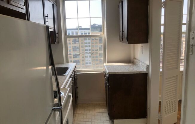 1 bed, 1 bath, 760 sqft, $1,325