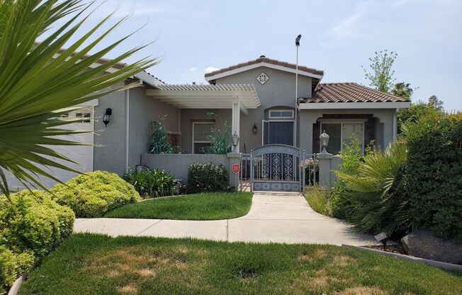 3 Bed 2 Bath in Dinuba!