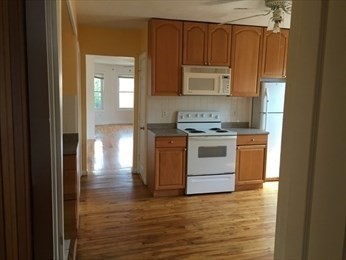 3 beds, 1 bath, 1,150 sqft, $1,995, Unit 3