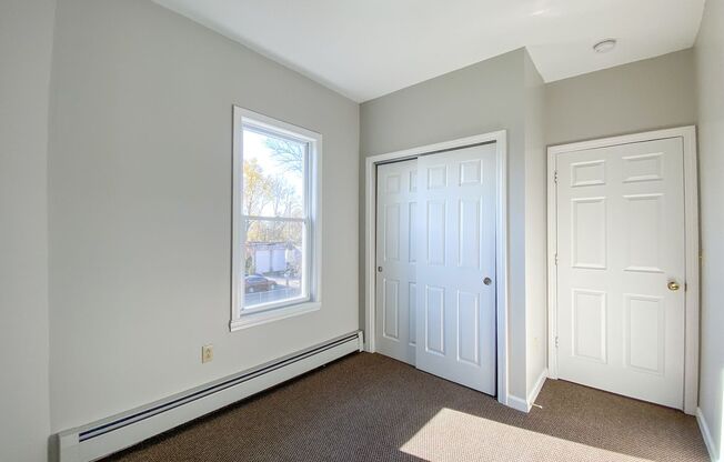 2 beds, 1 bath, 851 sqft, $1,500, Unit 2S