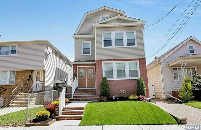 430 HIGHLAND AVE