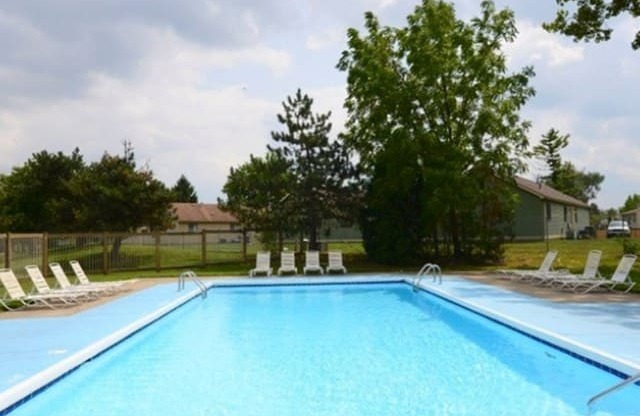 Sun Deck And Poolside Cabanas at Ashley Village Apartments, Columbus, OH