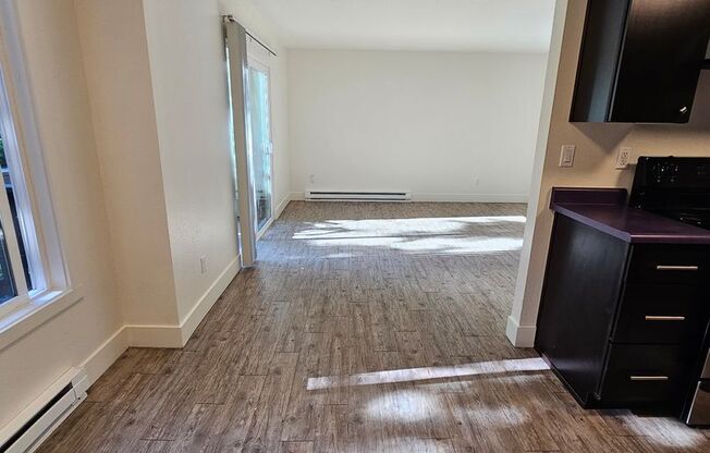 2 beds, 1 bath, 915 sqft, $1,495, Unit 40