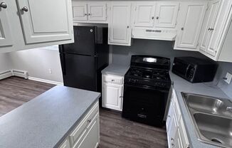 1 bed, 1 bath, 900 sqft, $995, Unit 923