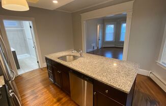 3 beds, 1 bath, $2,100, Unit 628 Smith #2