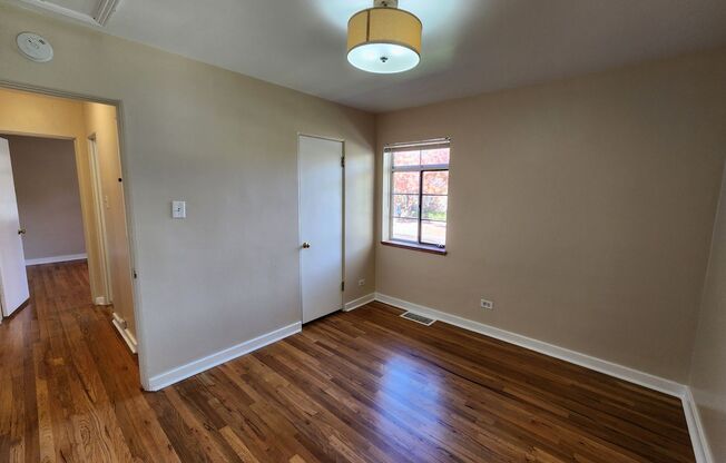 2 beds, 1 bath, $2,075