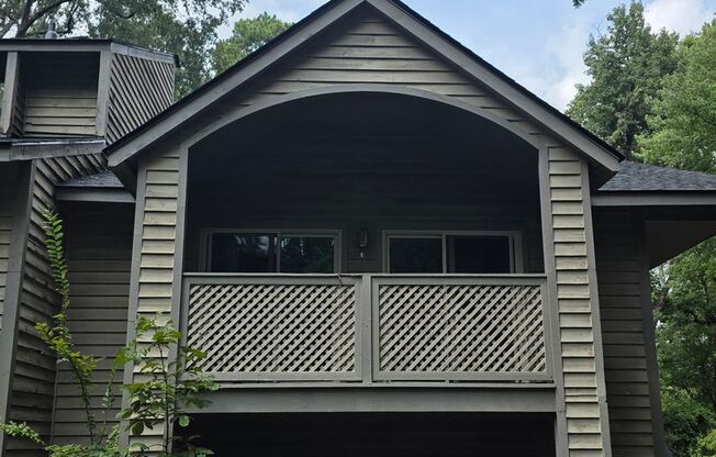 1008 Creekside Way