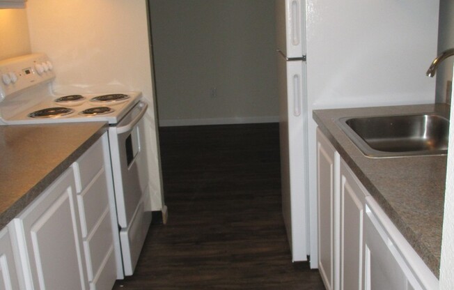 2 beds, 1 bath, 868 sqft, $1,629, Unit 104