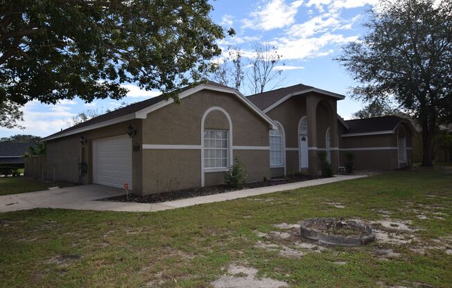 3 Bedroom,2 Bath Single Family Home at 6952 Knightswood Dr Orlando, FL 32818