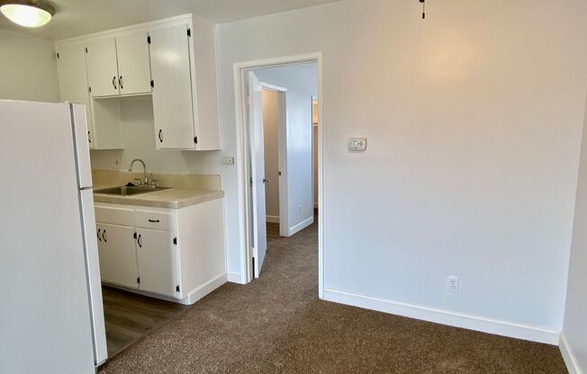 1 bed, 1 bath, 570 sqft, $1,595, Unit 12