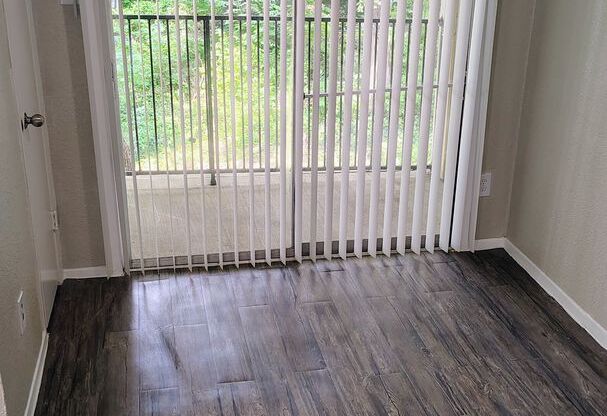 2 beds, 1 bath, 849 sqft, $1,300, Unit 2-246