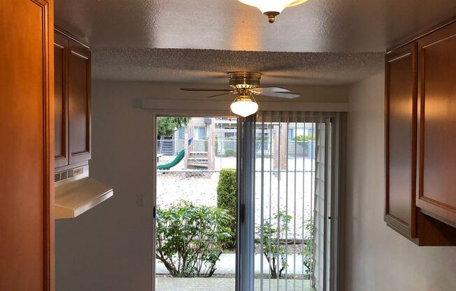 2 beds, 2 baths, 964 sqft, $2,150, Unit C 10