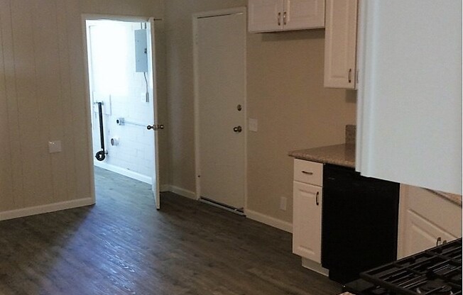 2 beds, 1 bath, $1,495