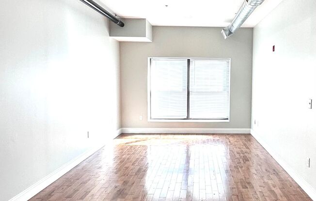 1 bed, 1 bath, 670 sqft, $1,825, Unit 137