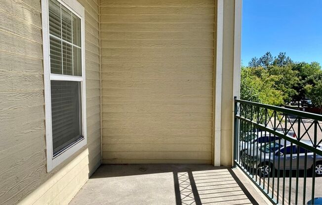 3 beds, 2 baths, $2,175, Unit UNIT C203