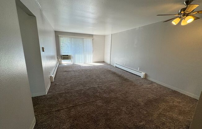 1 bed, 1 bath, 554 sqft, $895, Unit 105-B