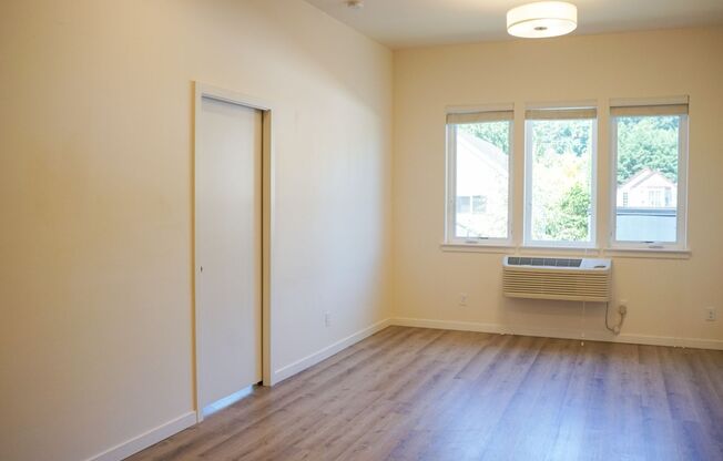 1 bed, 1 bath, $1,795, Unit 303