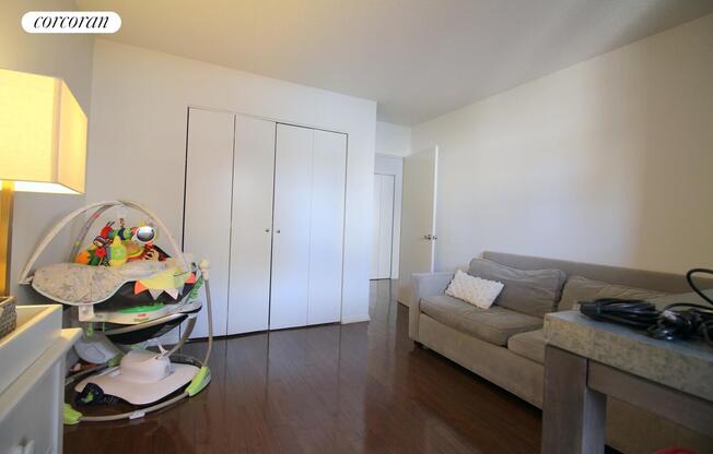 3 beds, 1.5 baths, 1,200 sqft, $7,600, Unit 6G