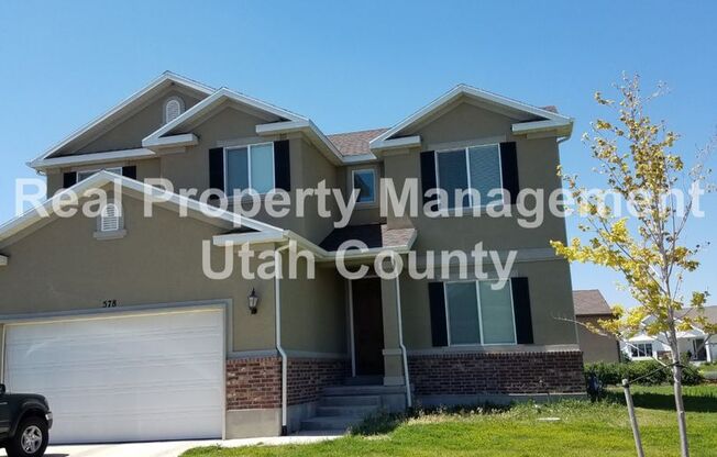 6 beds, 4 baths, $2,975