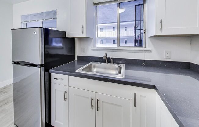 Studio, 1 bath, 550 sqft, $1,498, Unit 108