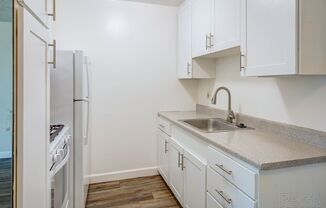 2 beds, 1 bath, 800 sqft, $1,650, Unit 38
