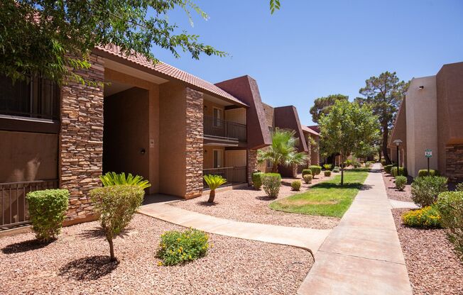 MOVE IN SPECIAL - 1st month HALF OFF if it rented by December/2025