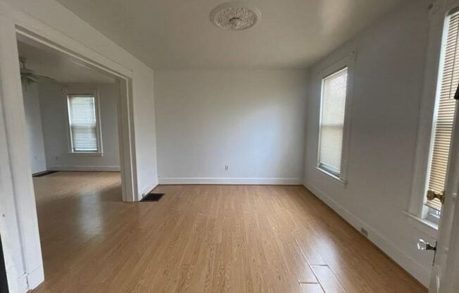 2 beds, 1 bath, 1,600 sqft, $2,200, Unit 113 Winchester Ave Unit 1