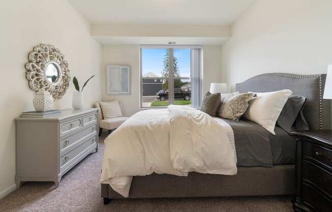 Bedroom at Oaks Landing 55+ Apartments, New Brighton 