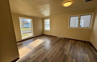 3 beds, 2 baths, $775