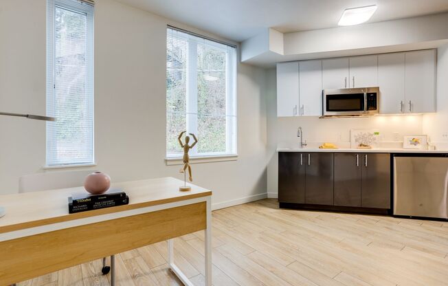 Studio, 1 bath, 542 sqft, $1,250, Unit 229