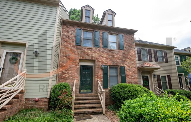 Charming 2BR & 2.5BA Townhome with Dual Primary Suites in Woodstream Glen