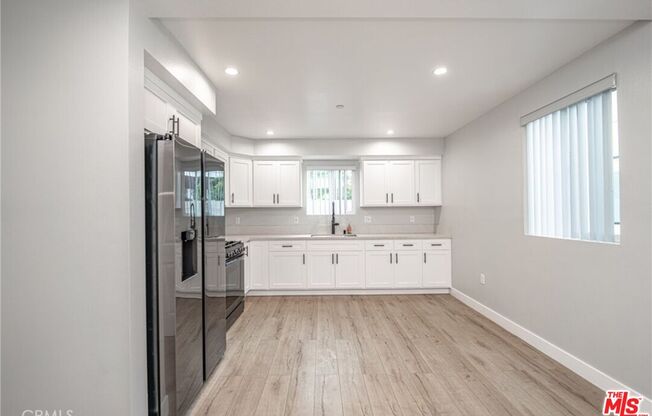 433 W GAGE AVE