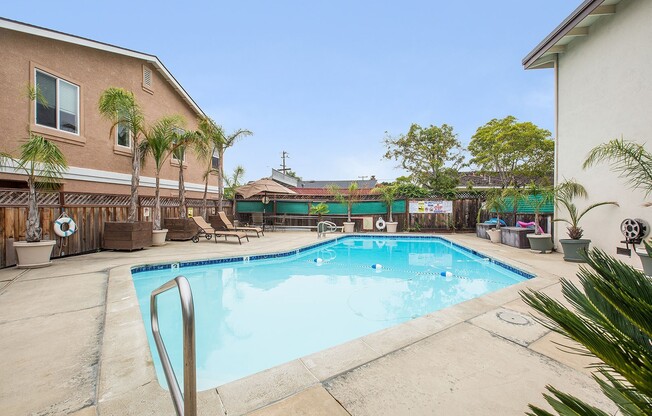 Laguna Pines Apartments