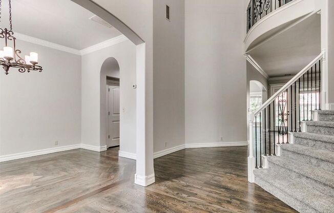 Stunning Executive Home for Lease!