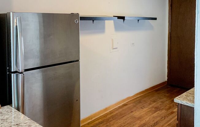 2 beds, 1 bath, 950 sqft, $3,500, Unit 877-D3