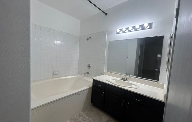 2 beds, 2 baths, $1,395, Unit 1101