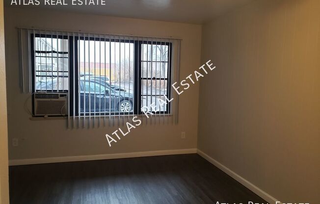 1 bed, 1 bath, 650 sqft, $1,295