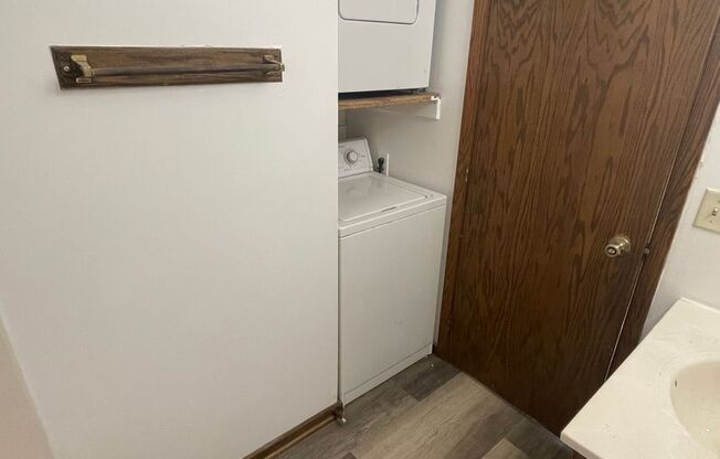 2 beds, 1 bath, 800 sqft, $1,250, Unit 1928-C