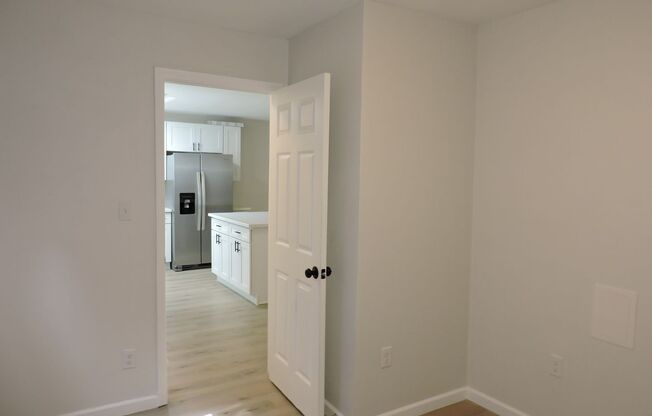 2 beds, 1 bath, $1,295