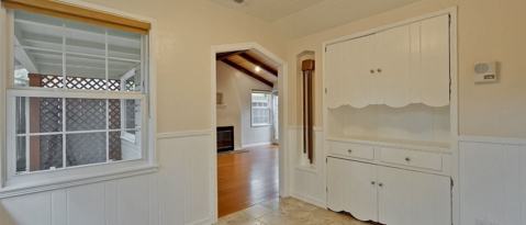 832 Los Robles Ave
