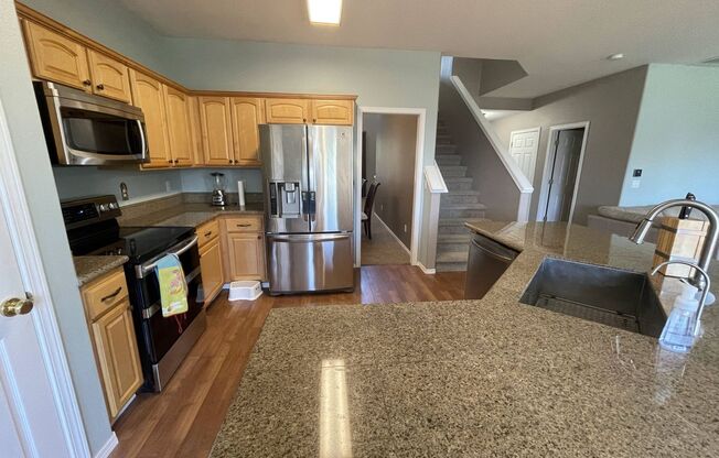 HUGE craftsman 3bed 2Bath home in the heart of Bethany.
