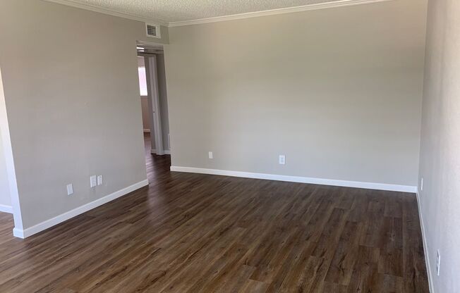 2 beds, 1 bath, 918 sqft, $1,249, Unit F219